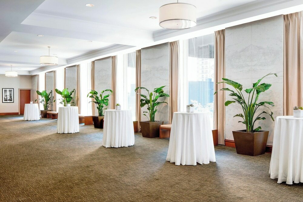 Фото The Westin Michigan Avenue Chicago