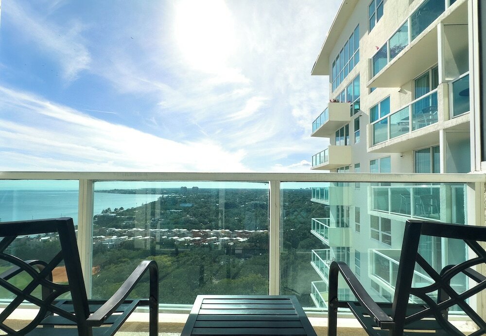 Фото Miami Vacation Rentals - Coconut Grove