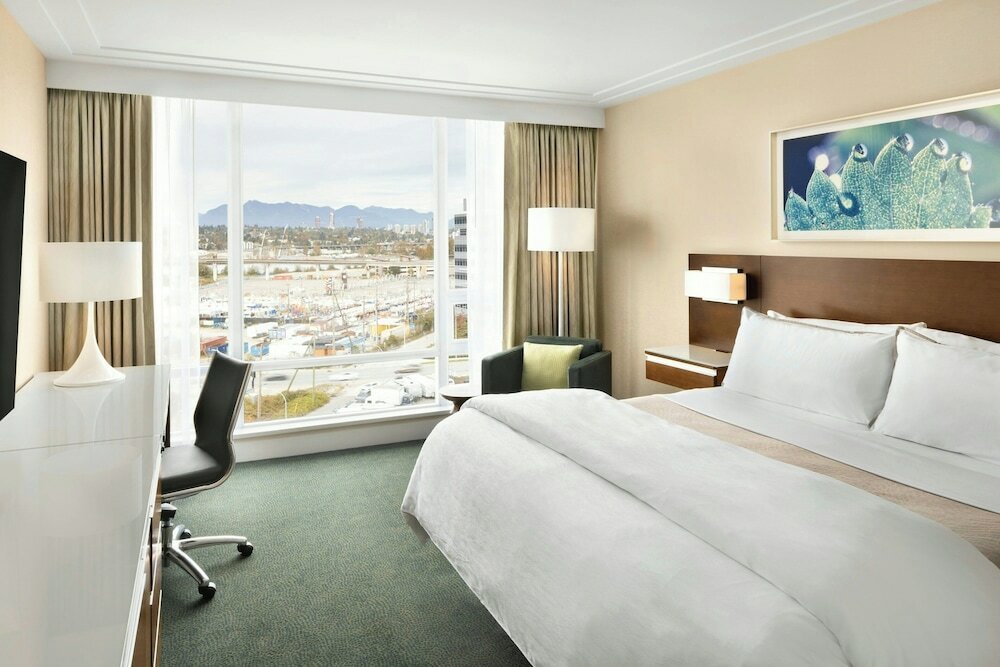 Фото The Westin Wall Centre, Vancouver Airport