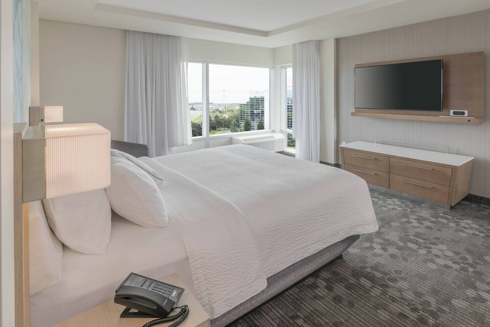 Фото Courtyard by Marriott Burlington