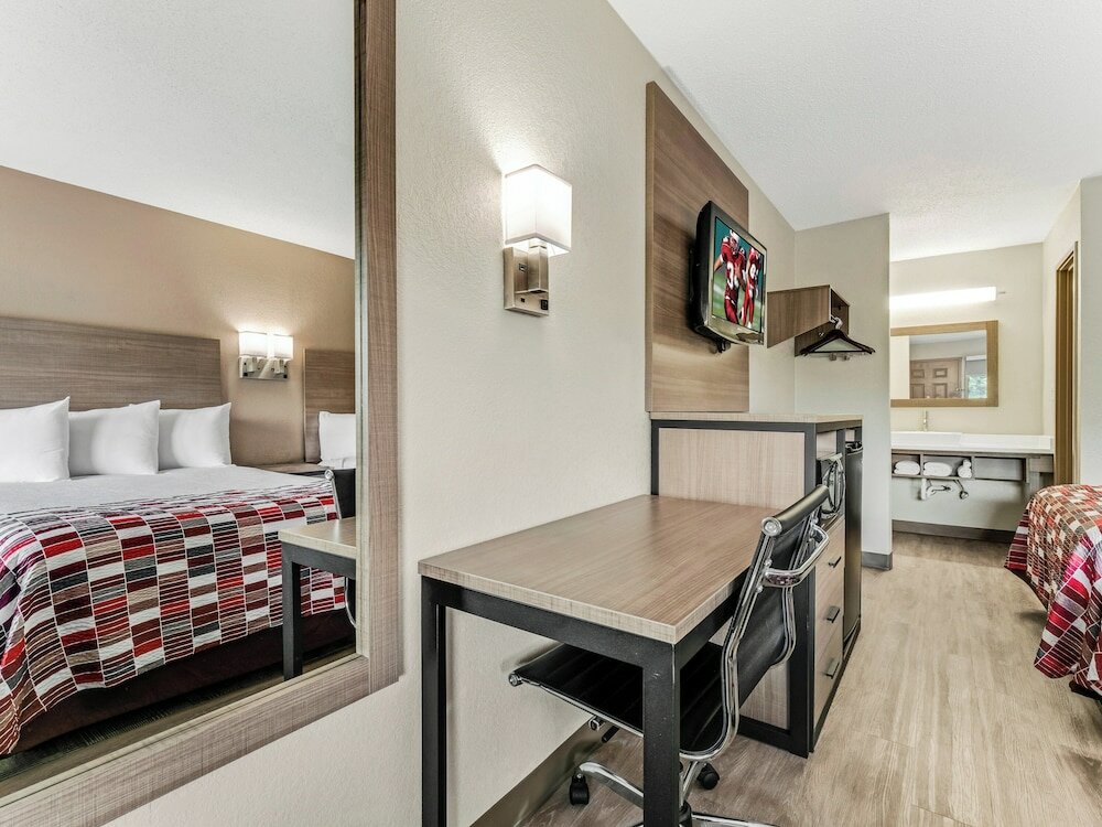 Фото Red Roof Inn Ann Arbor - University of Michigan South