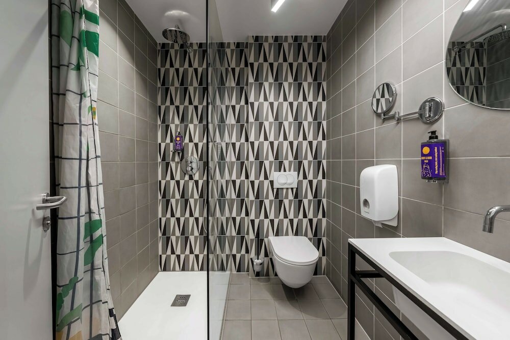 Фото Ibis Styles Ljubljana The Fuzzy Log