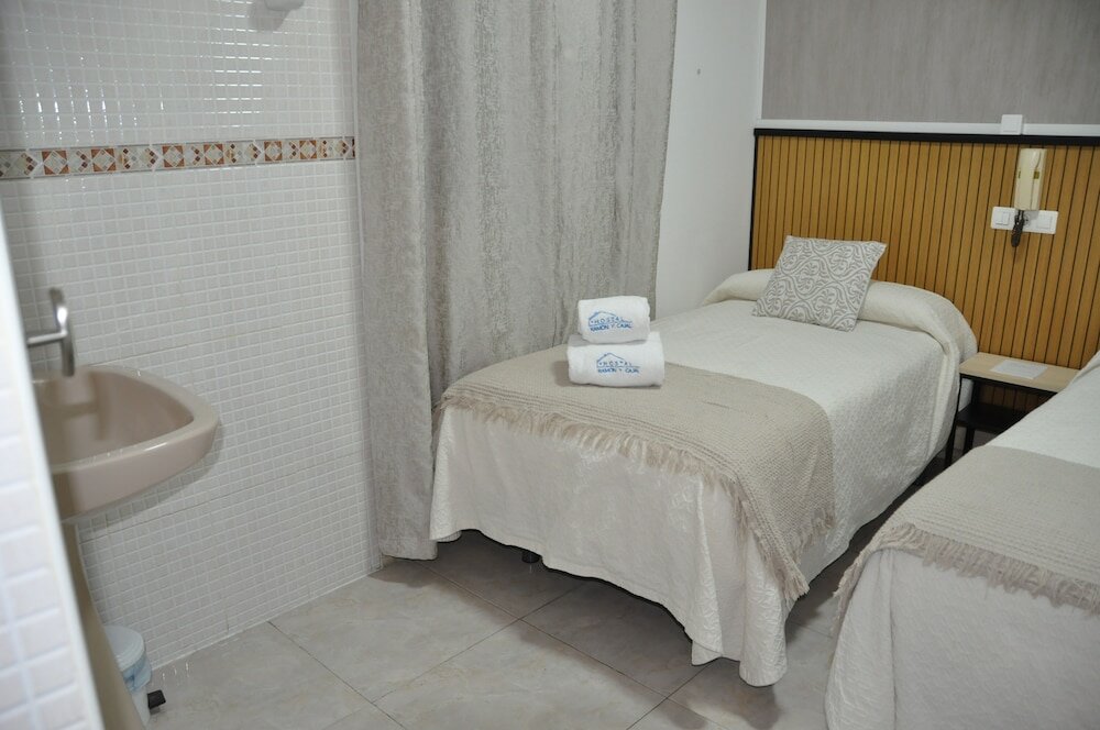 Фото Hostal Ramón y Cajal