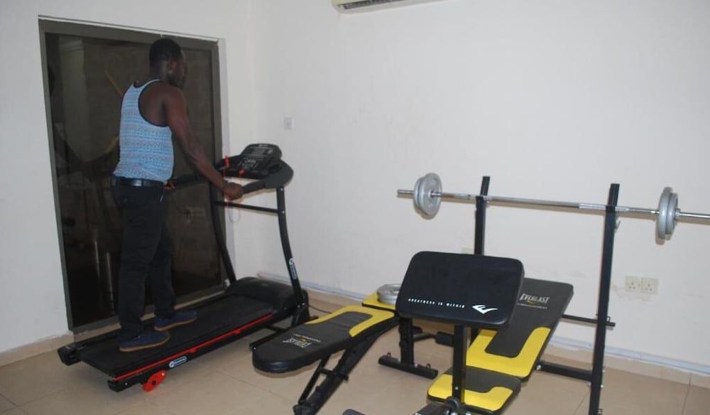 Фото Ampomaah Hotel