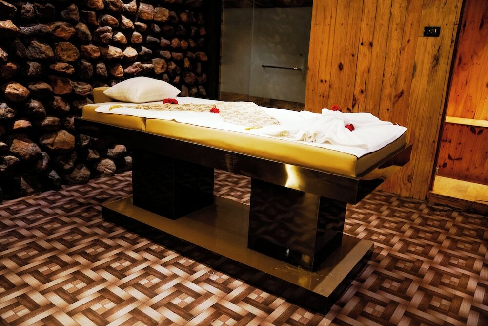 Фото Hotel Roopa