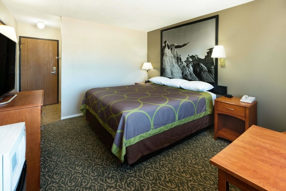 Фото Super 8 by Wyndham Clayton