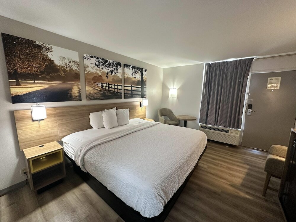 Фото Days Inn by Wyndham Adel I 75