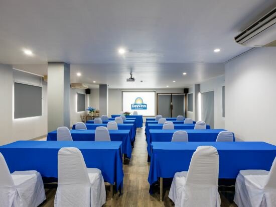 Фото Days Inn by Wyndham Patong Beach Phuket