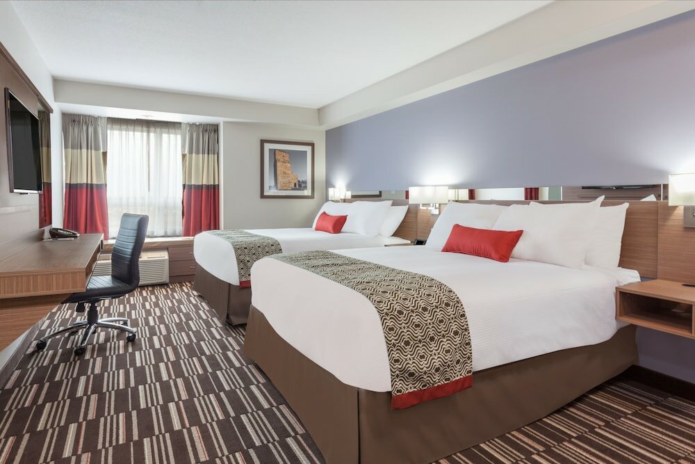 Фото Microtel Inn & Suites by Wyndham Fort Mcmurray
