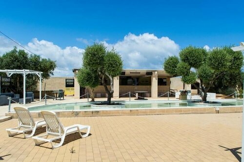 Внешний вид отеля Hotel Reverse в Каровиньо, фото 1