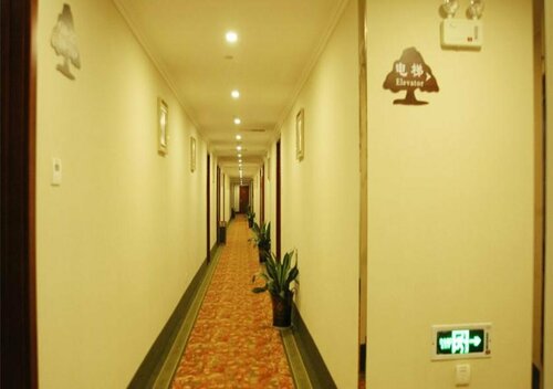 Гостиница GreenTree Inn Suzhou Shilu Walk Street West Ganjiang Road Shell Hotel в Сучжоу