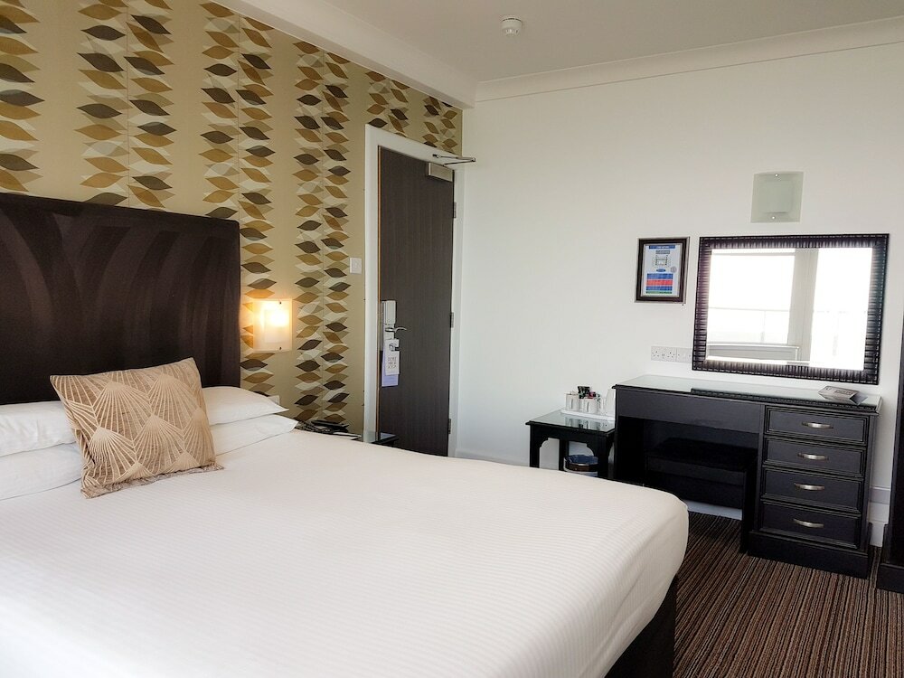 Фото The Cumberland Hotel