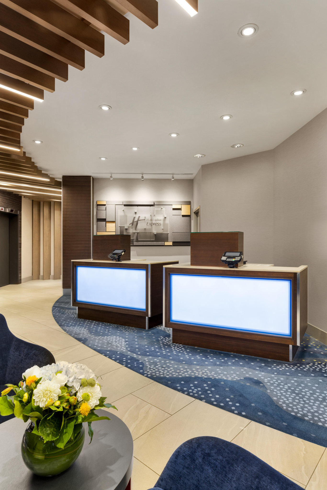 Фото Holiday Inn Express Vancouver-Metrotown