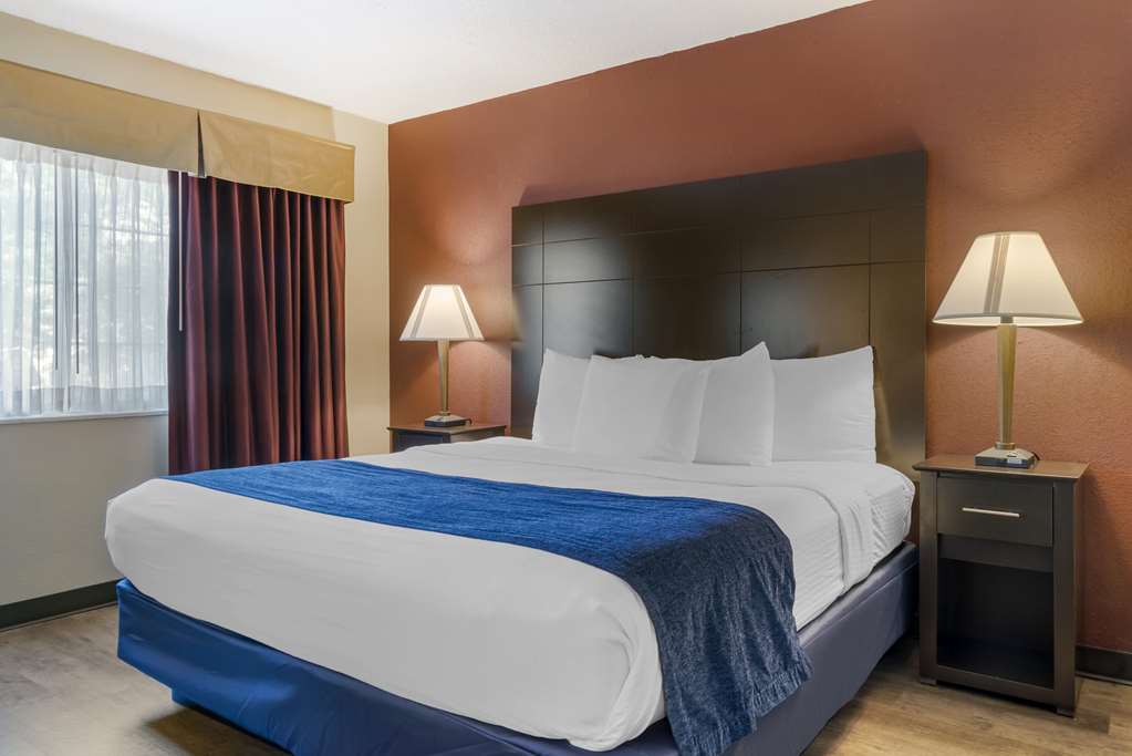 Фото Best Western Greenfield Inn