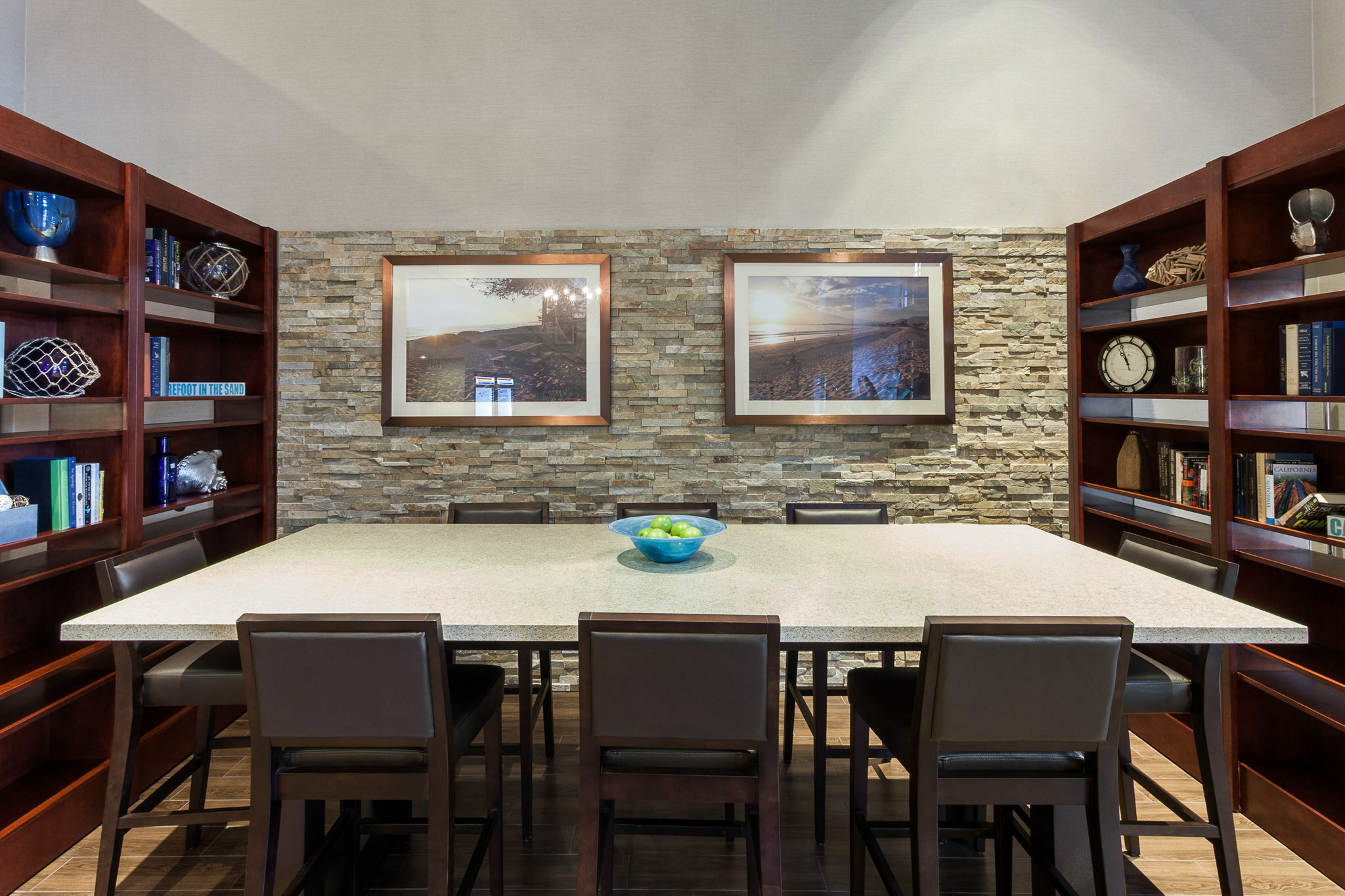 Фото Holiday Inn Express Hotel & Suites Carpinteria, an Ihg Hotel