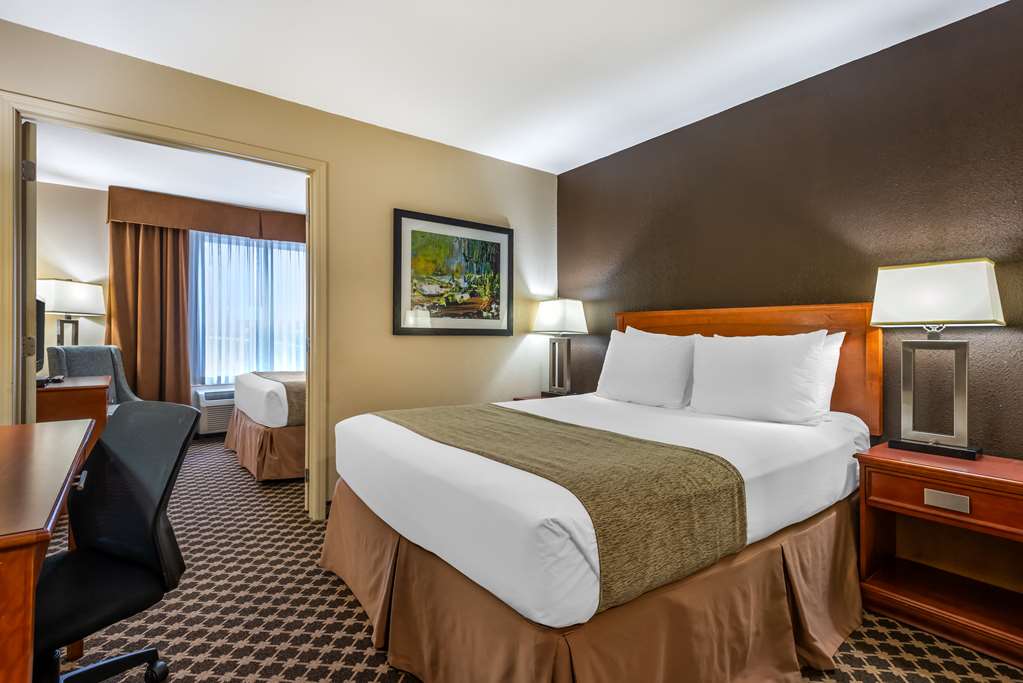 Фото Best Western Strathmore Inn