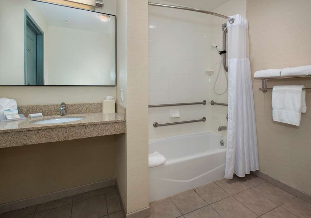 Фото Hilton Garden Inn Albany Medical Center
