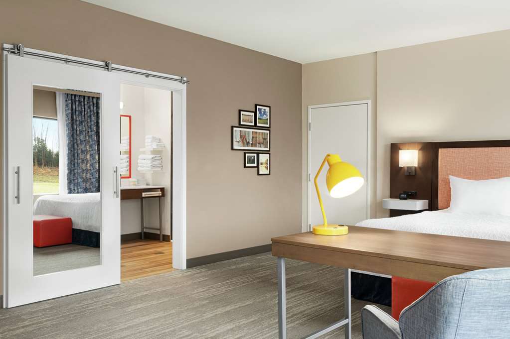 Фото Hampton Inn & Suites Overland Park South
