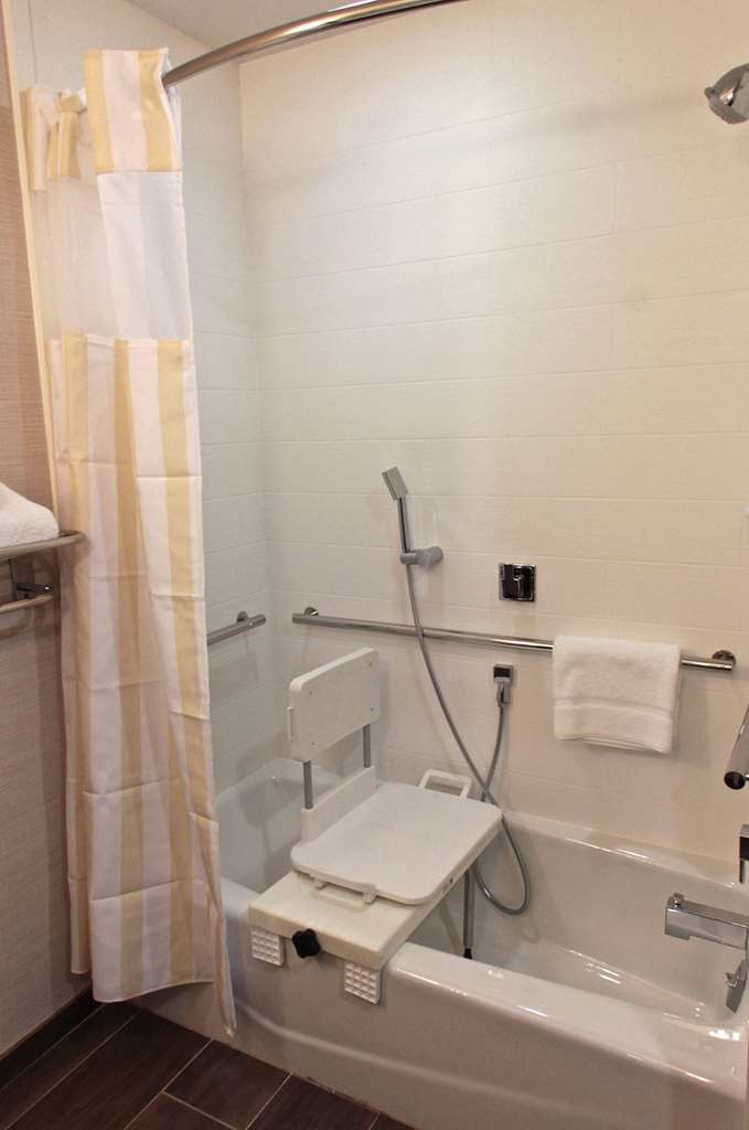 Фото Hilton Garden Inn Victoria