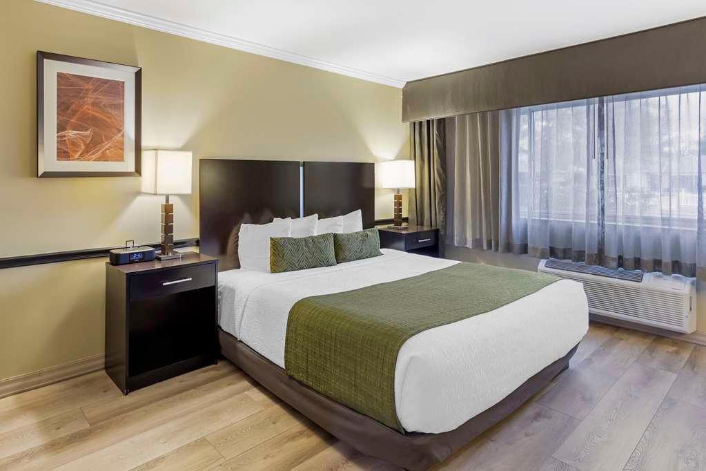 Фото Best Western Canoga Park Motor Inn