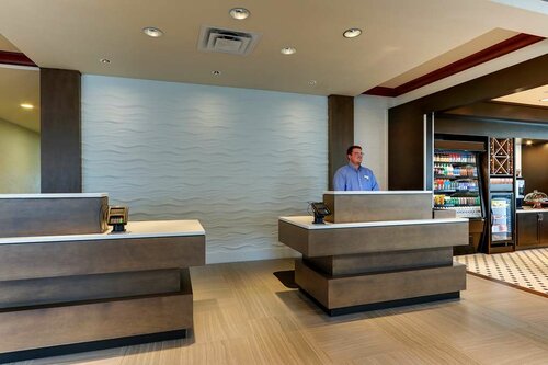 Гостиница Hilton Garden Inn Indianapolis Airport в Индианаполисе