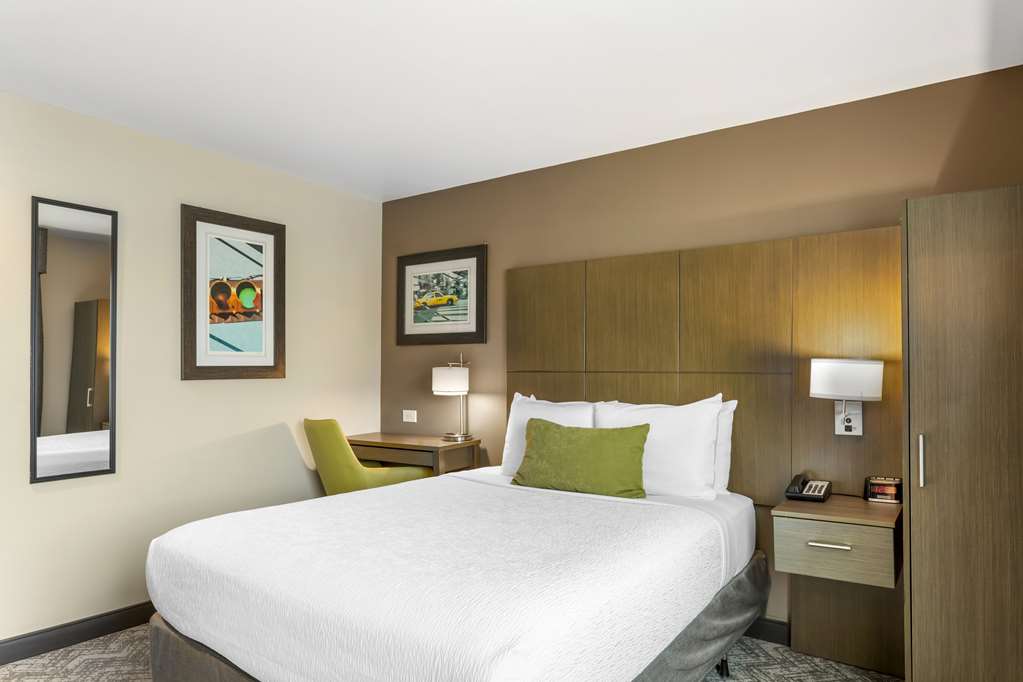 Фото Best Western Brooklyn-Coney Island Inn