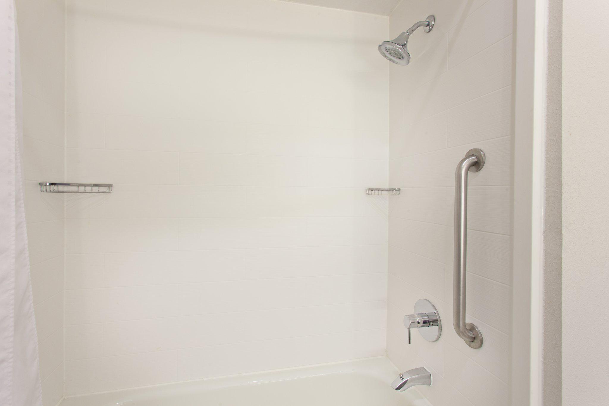 Фото Holiday Inn Express & Suites Corona