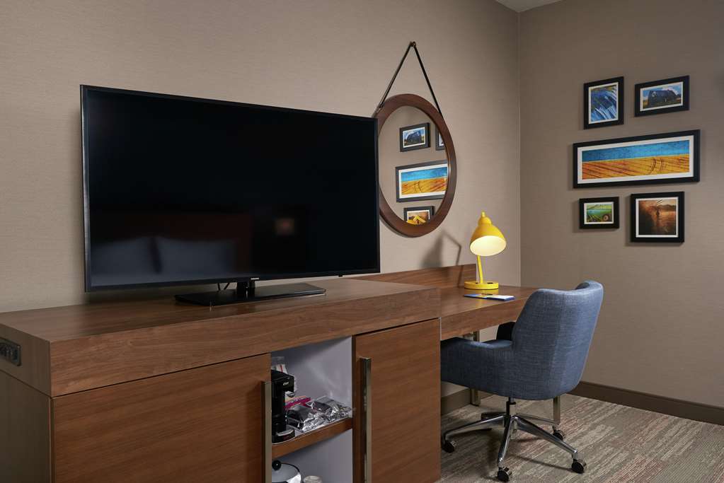 Фото Hampton Inn by Hilton Burley