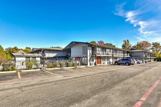 Фото отеля 3