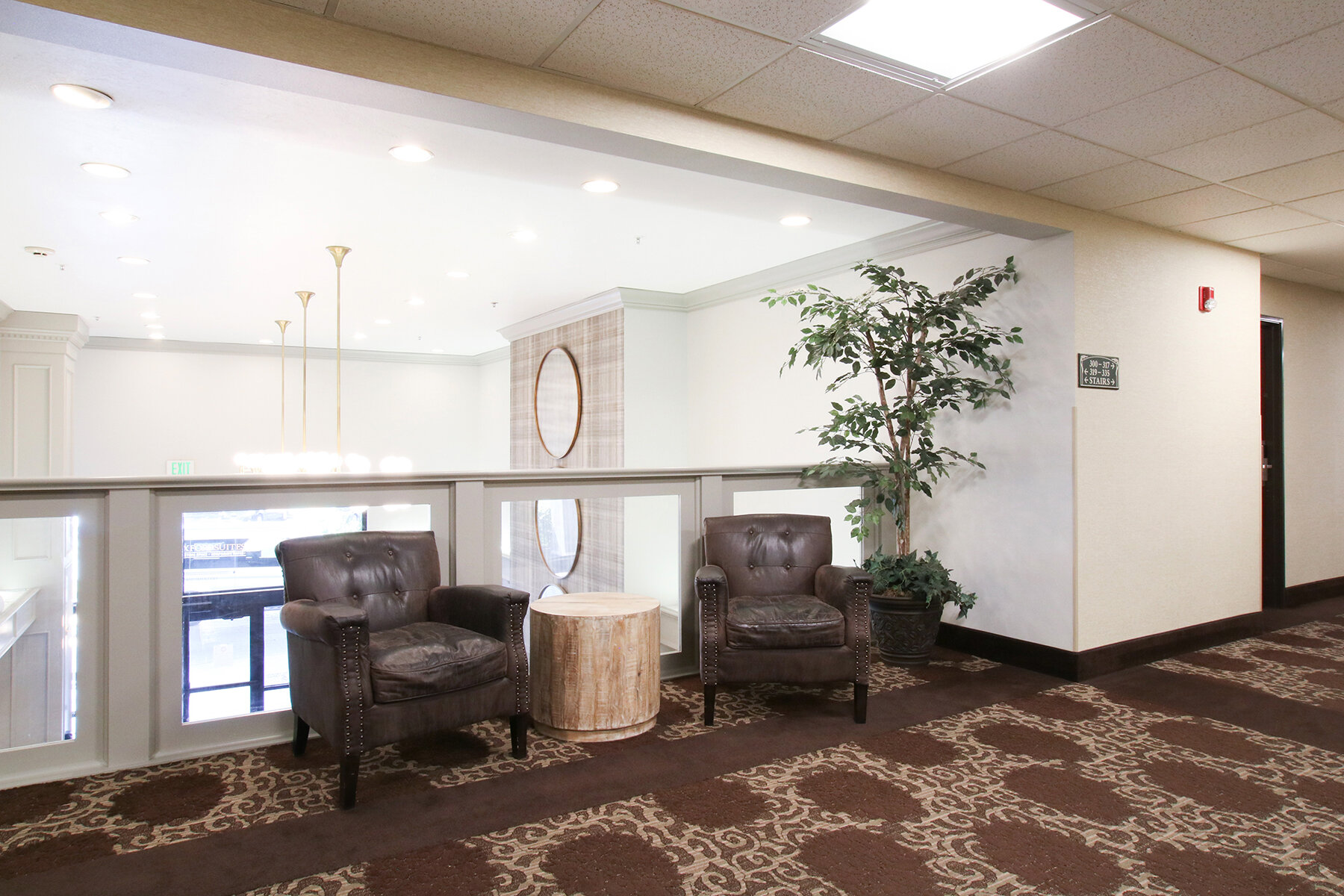 Фото Oxford Suites Spokane Valley