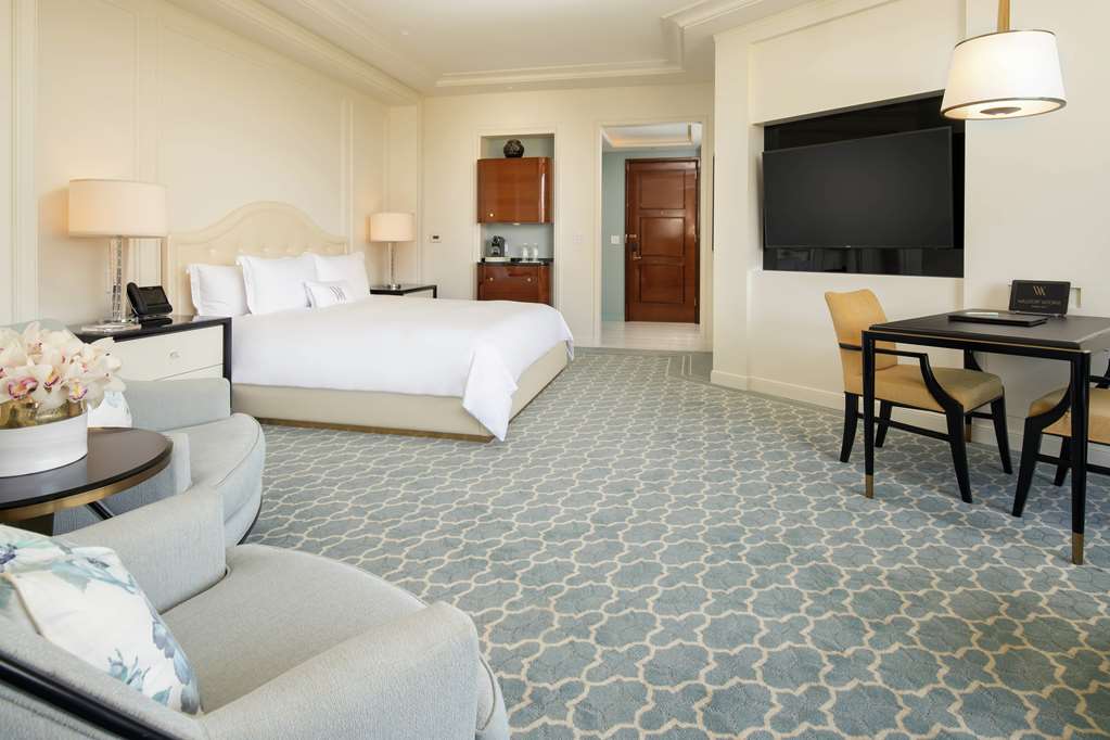 Фото Waldorf Astoria Beverly Hills