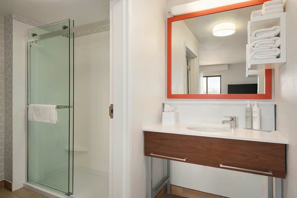 Фото Hampton Inn & Suites San Marcos