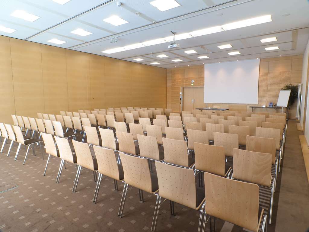 Фото Radisson Blu Hotel, Hannover