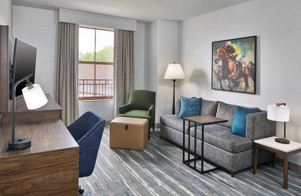 Фото Hampton Inn & Suites Saratoga Springs Downtown