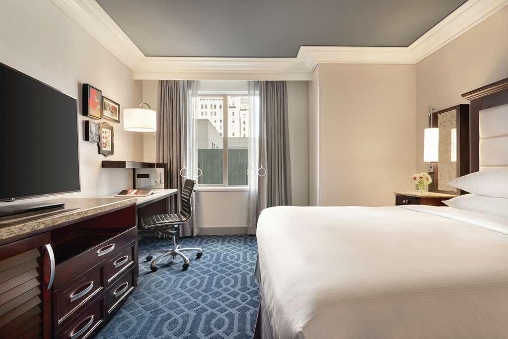 Фото Hilton Checkers