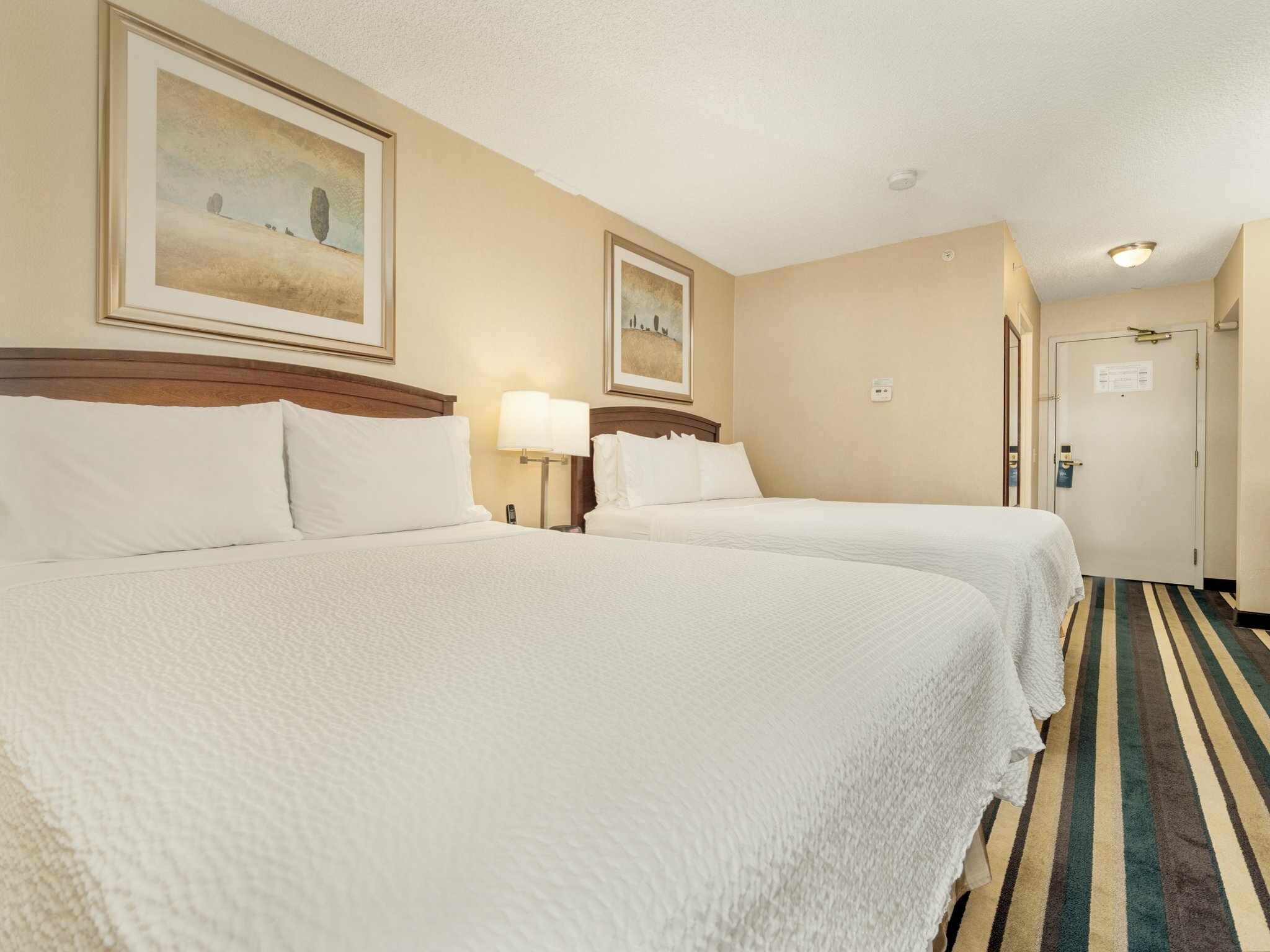 Фото Holiday Inn Conference Ctr Edmonton South