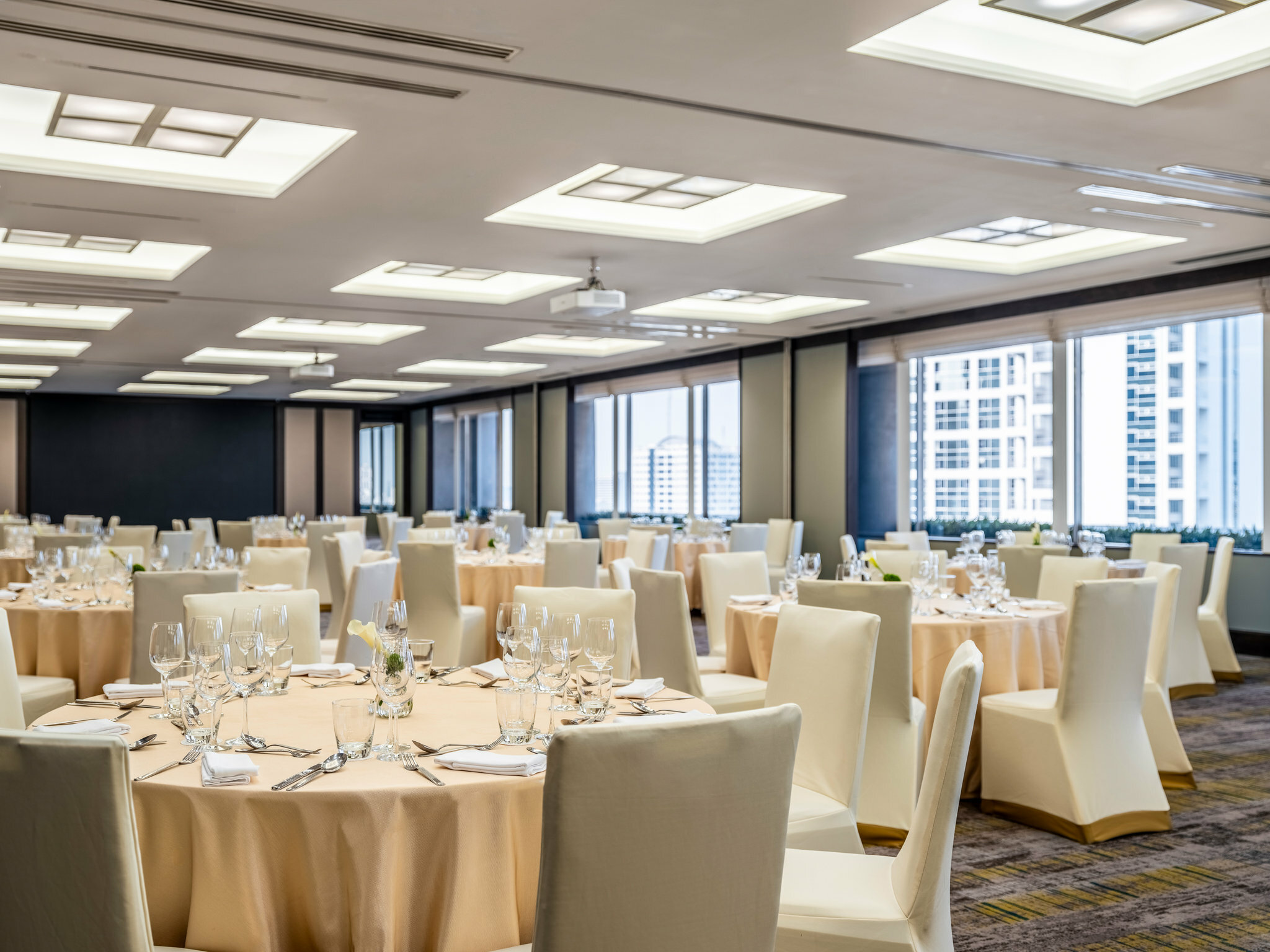 Фото Crowne Plaza Bangkok Lumpini Park, an Ihg Hotel