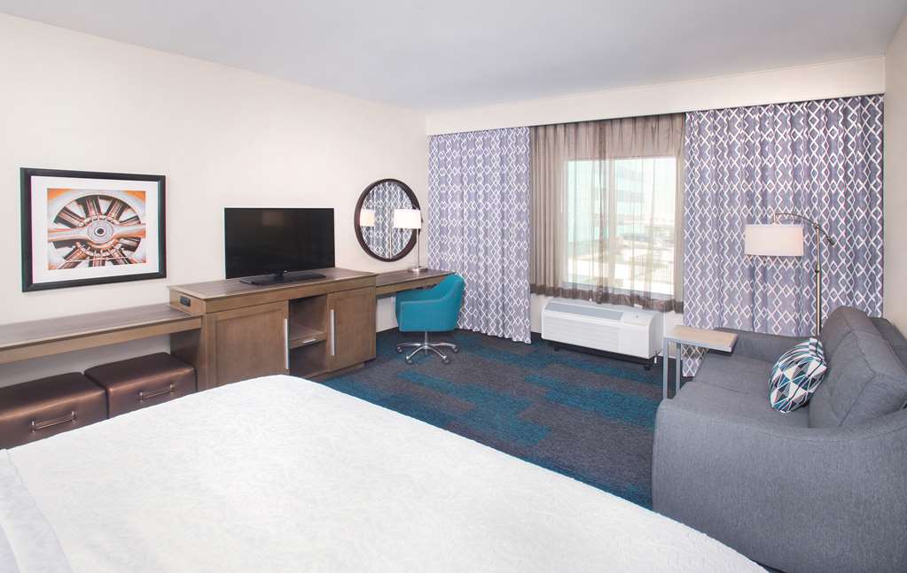 Фото Hampton Inn & Suites Lax El Segundo