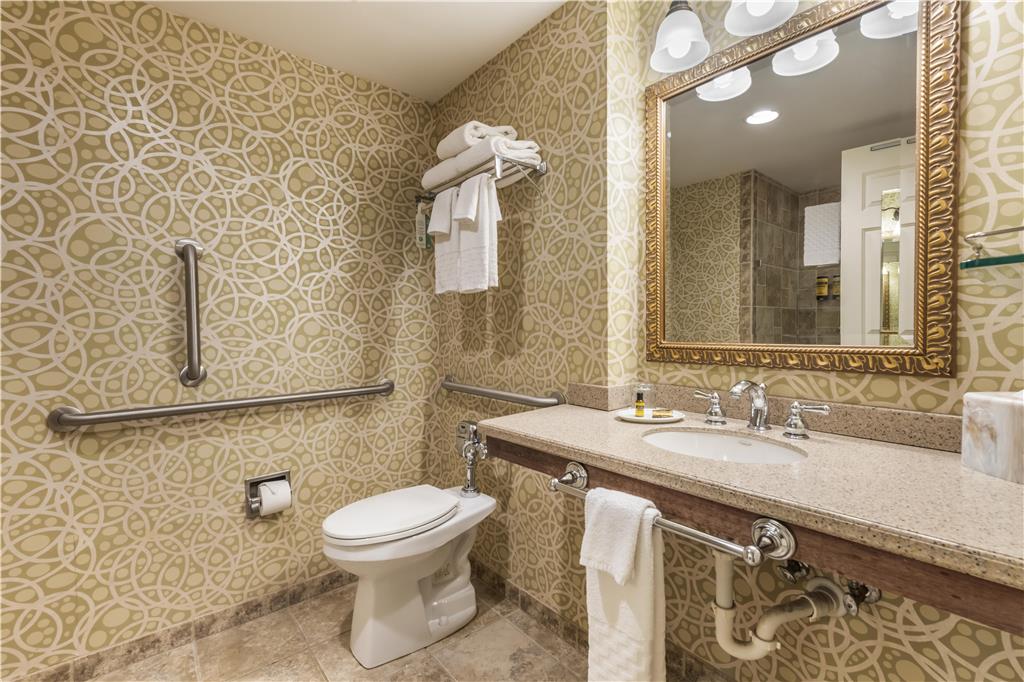 Фото Best Western Plus The Normandy Inn & Suites