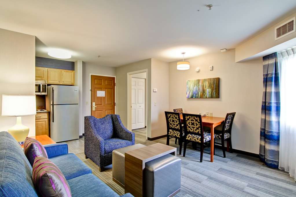 Фото Homewood Suites by Hilton Stratford