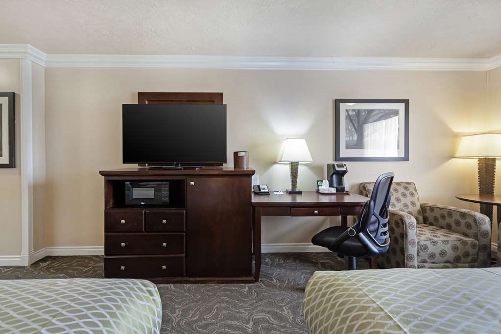 Фото Best Western Plus Mirage Hotel & Resort