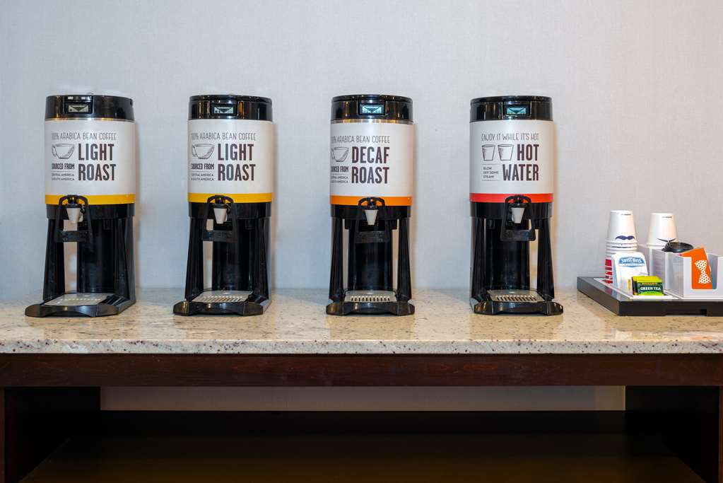 Фото Hampton Inn & Suites Buffalo Downtown