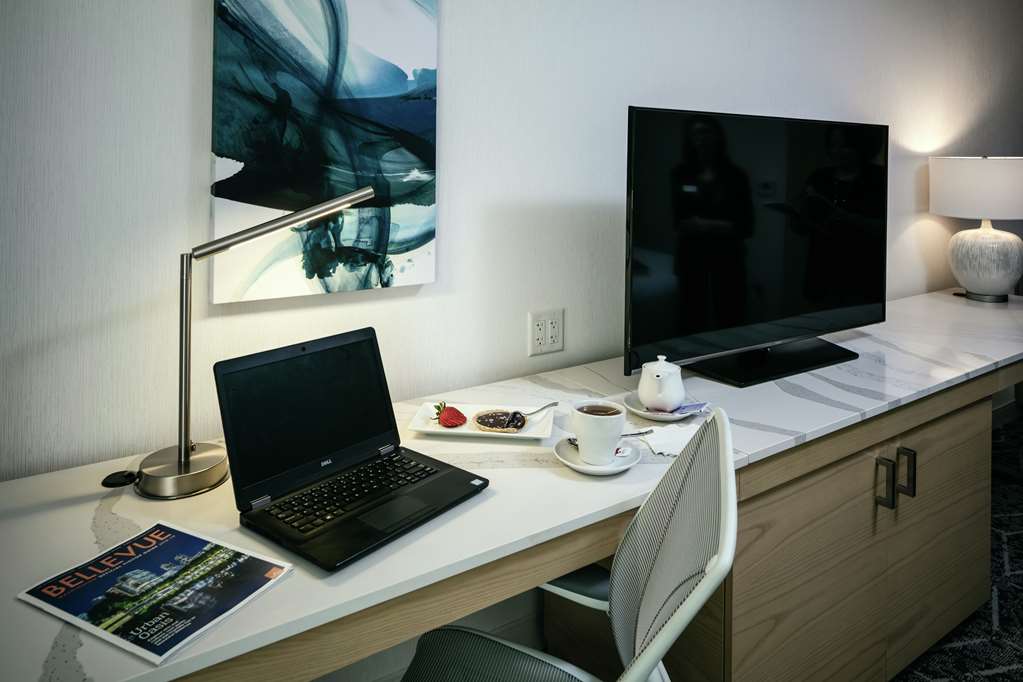 Фото Hilton Garden Inn Seattle Bellevue Downtown, Wa