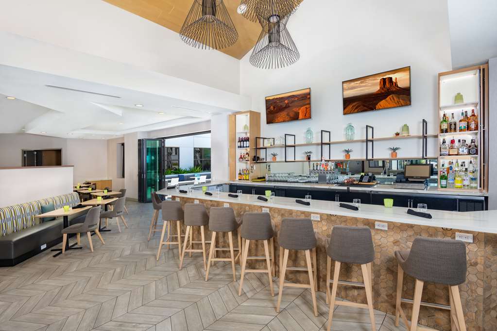 Фото DoubleTree by Hilton Phoenix Chandler