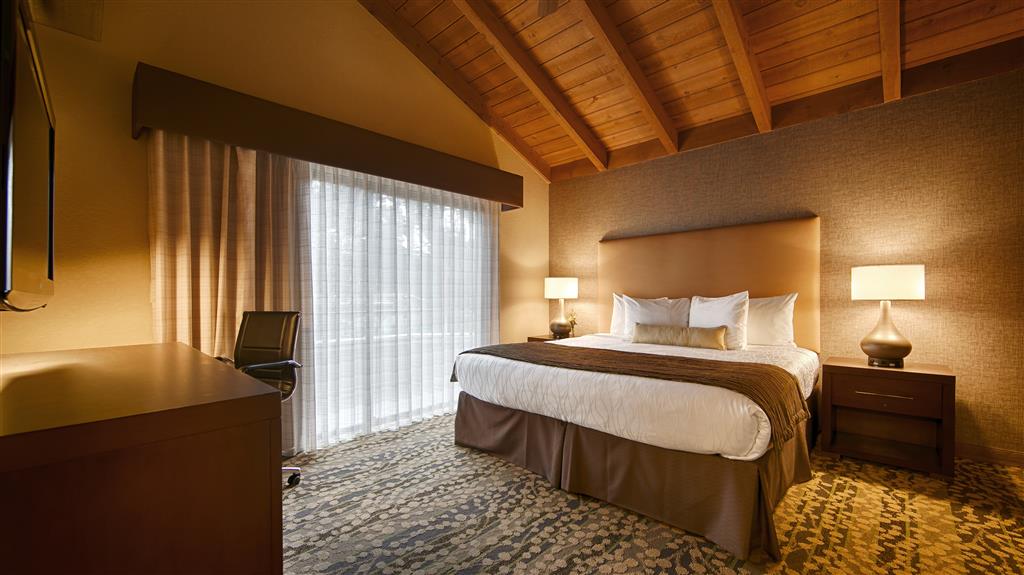 Фото Best Western The Inn & Suites Pacific Grove