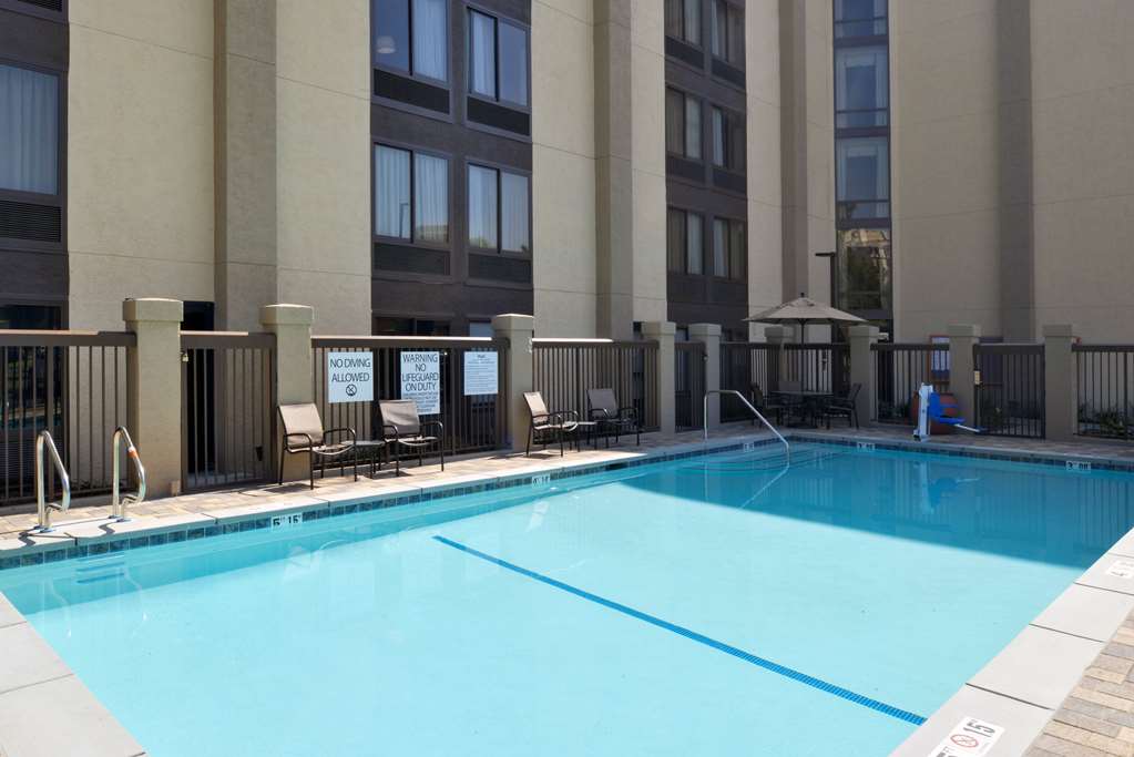 Фото Hampton Inn Los Angeles West Covina