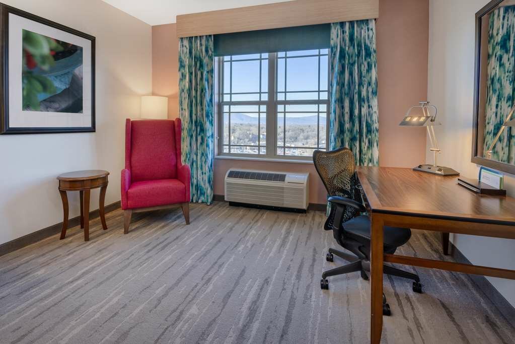 Фото Hilton Garden Inn Roanoke