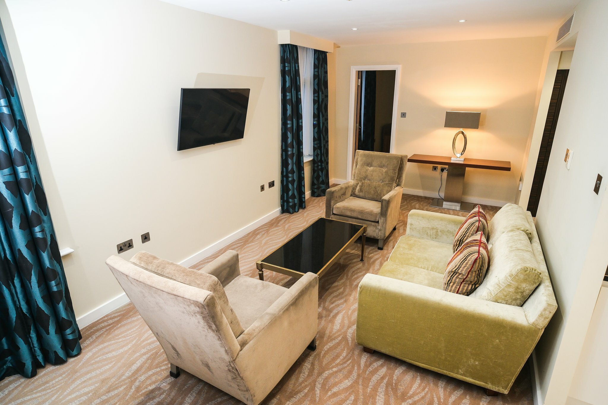 Фото Holiday Inn London - Kensington High St., an Ihg Hotel