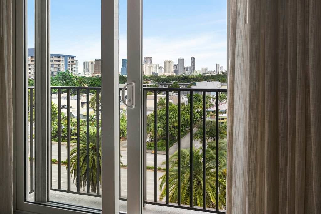 Фото Embassy Suites by Hilton Fort Lauderdale 17th Street 