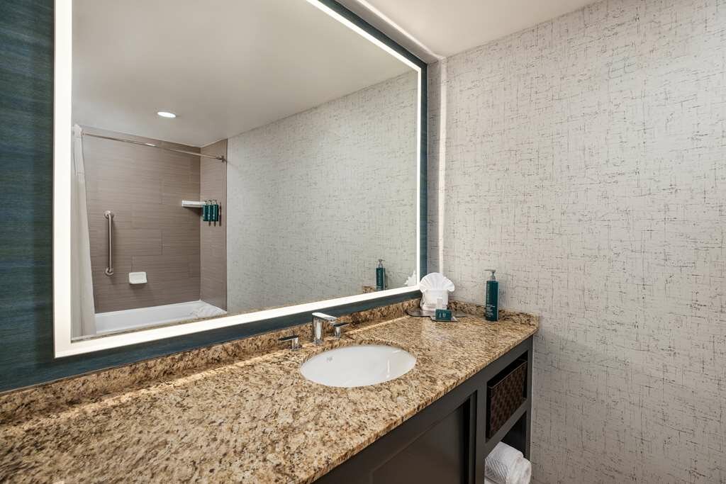 Фото DoubleTree Suites by Hilton Hotel Austin